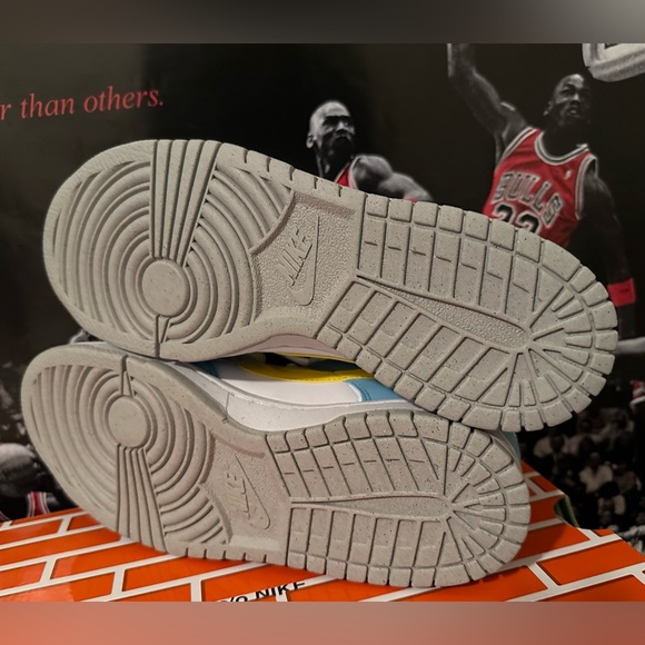 Nike Dunk Low “Homer Simpson” GS 7Y  DX3382-400 - Picture 8 of 9